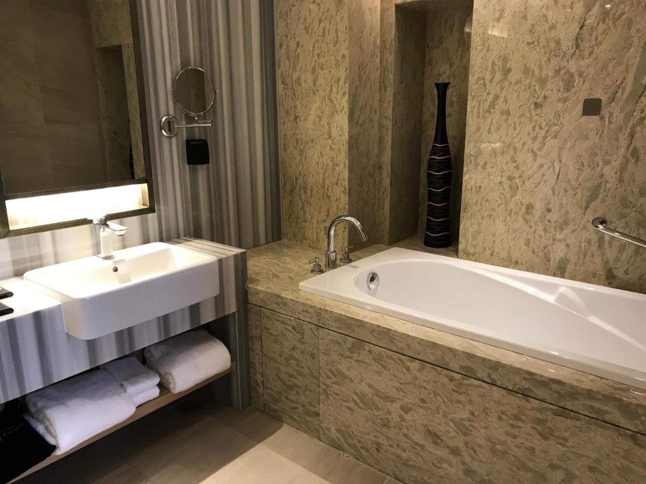 Mercure Chengdu Huapaifang Extérieur photo